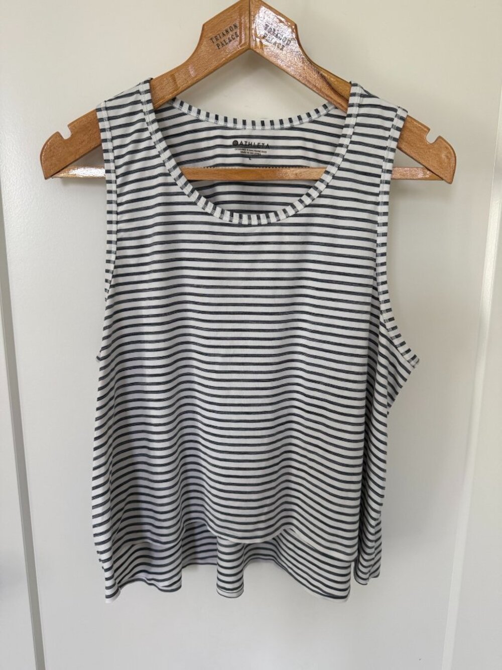 Athleta Women's Large Sleeveless Tee Shirt